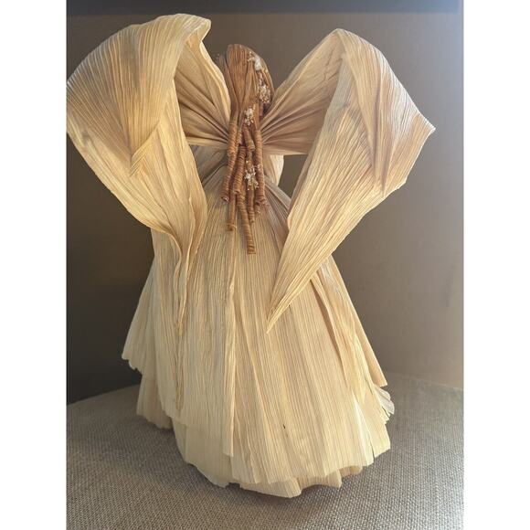 Large Corn Husk Angel with Floral Bouquet--Wedding?--American Folk Art - Picture 6 of 10